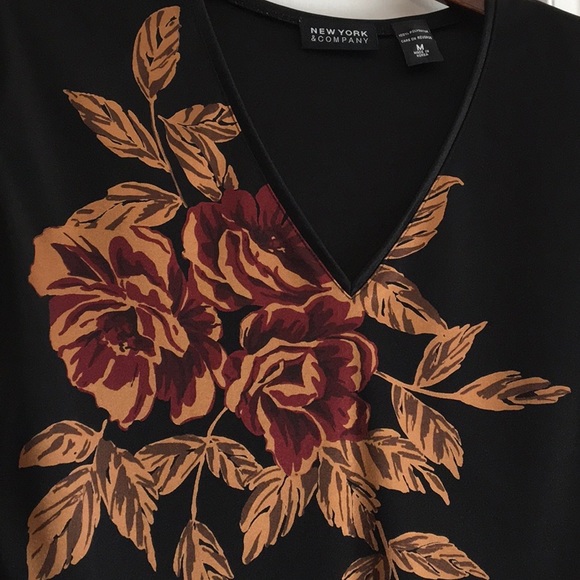 Vintage Black top w/ Rose Detail - Picture 2 of 4